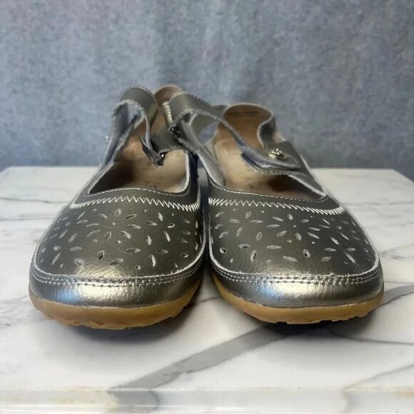 Women's Metallic Silver Mary Jane Shoes - Picture 2 of 9